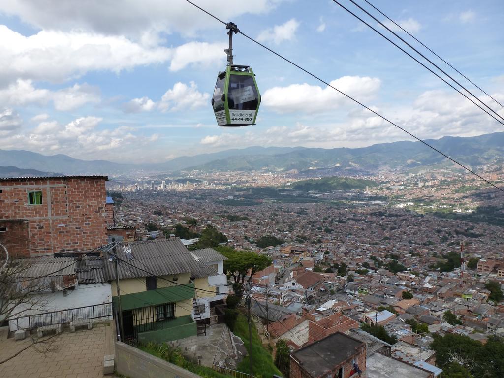 Waypoint Hostel Medellín Eksteriør billede